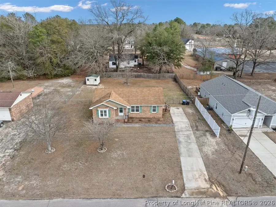 812 N Jackson Street, Raeford, NC 28376 - #2