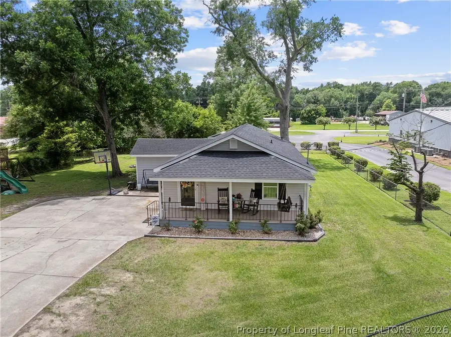 400 Anne Street, Bladenboro, NC 28320 - #3
