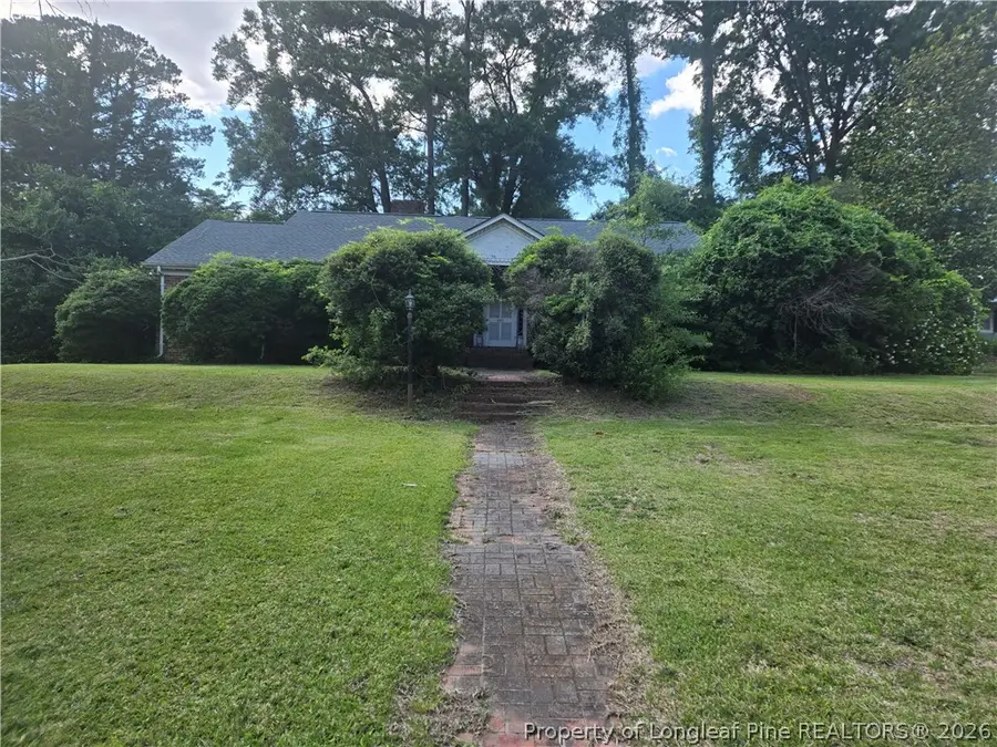 404 W Main Street, Clinton, NC 28328 - #2