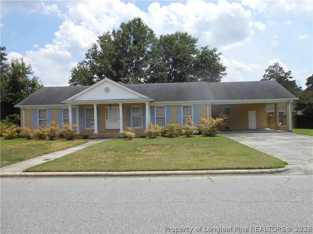 305 W 32 Street, Lumberton, NC 28358 - #1
