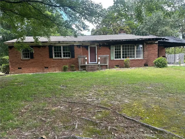 1701 Crest Drive, Aberdeen, NC 28315