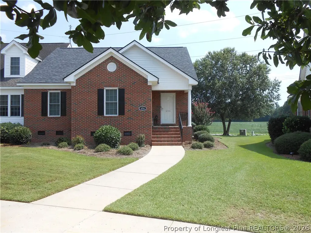 656 Amberdale Circle W, Lumberton, NC 28358 - #1