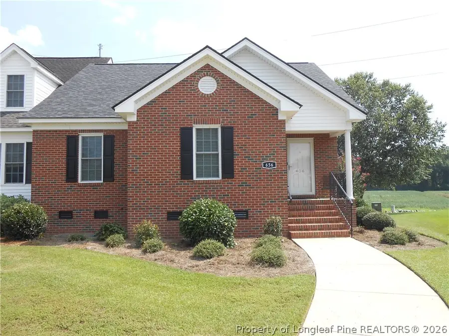 656 Amberdale Circle W, Lumberton, NC 28358 - #2