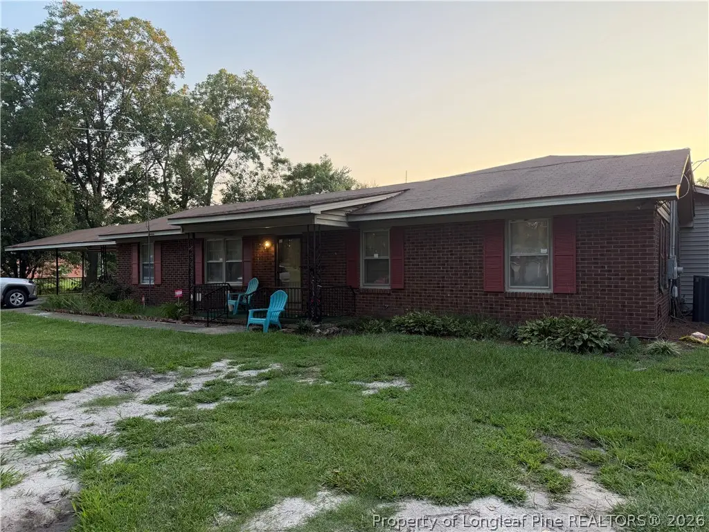 906 S Johnson St, Mount Olive, NC 28365 - #1