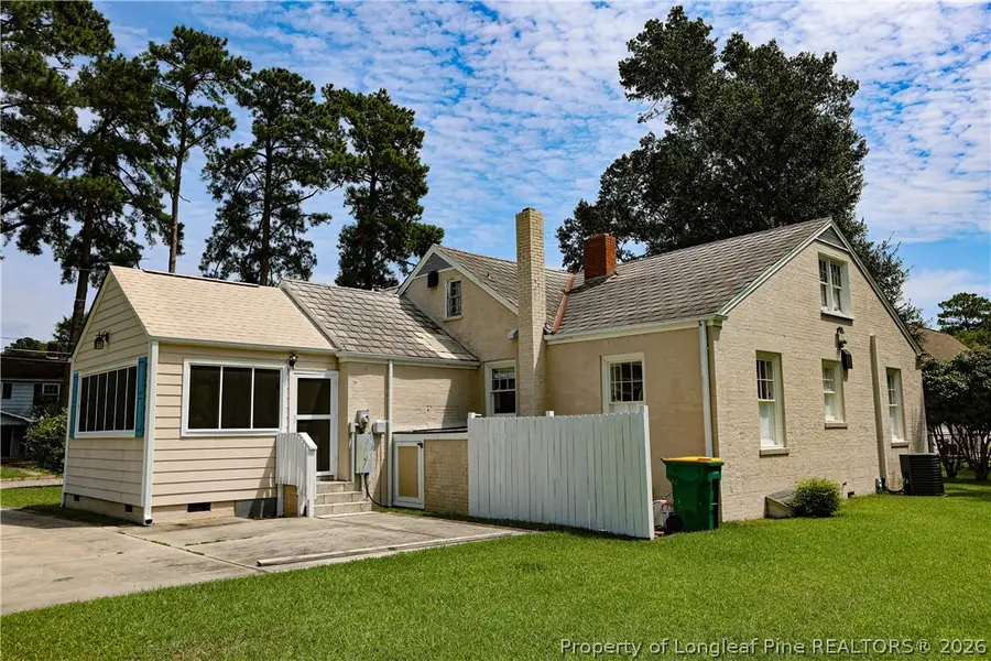 207 W 18th Street, Lumberton, NC 28358 - #3