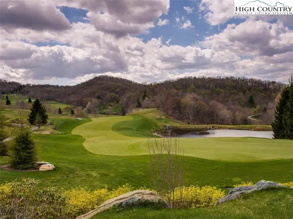 Address Withheld By Seller, Banner Elk, NC 28604