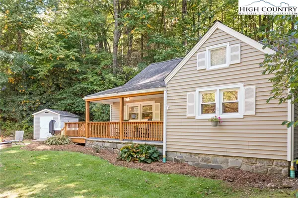 207 Old Turnpike Road, Banner Elk, NC 28604