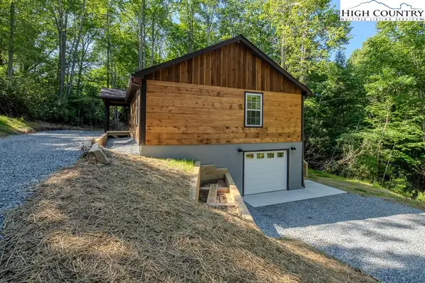 114 Goldfinch Road, Newland, NC 28657