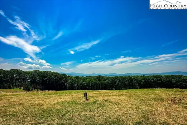 RS7 Skywest Parkway, Elk Park, NC 28622