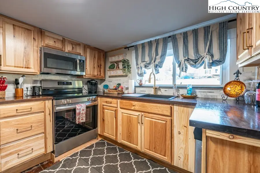 40 Painter Road, Banner Elk, NC 28604 - Image #2