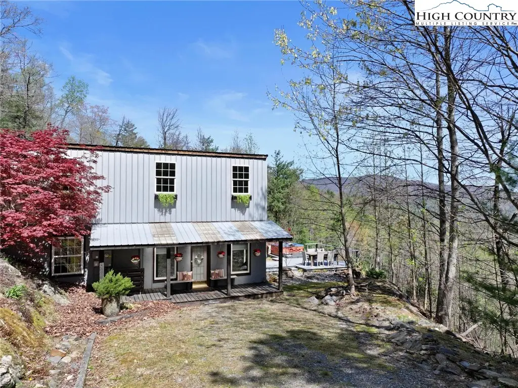 3086 Summit Road, Purlear, NC 28665 - Image #1