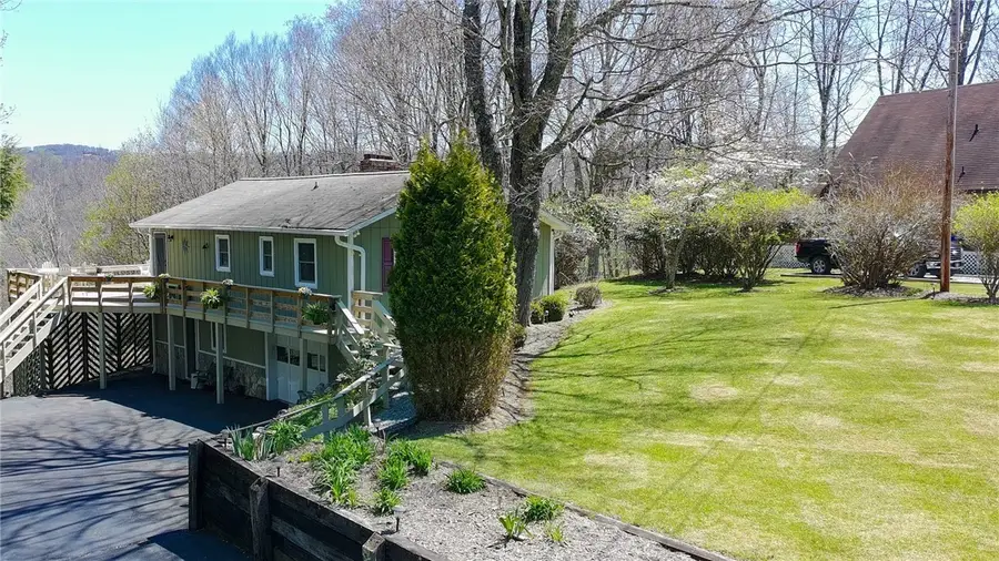 924 Balsam Drive, Newland, NC 28657 - #2