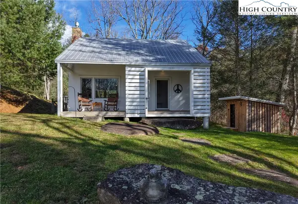 203 Farthing Lane, Vilas, NC 28692