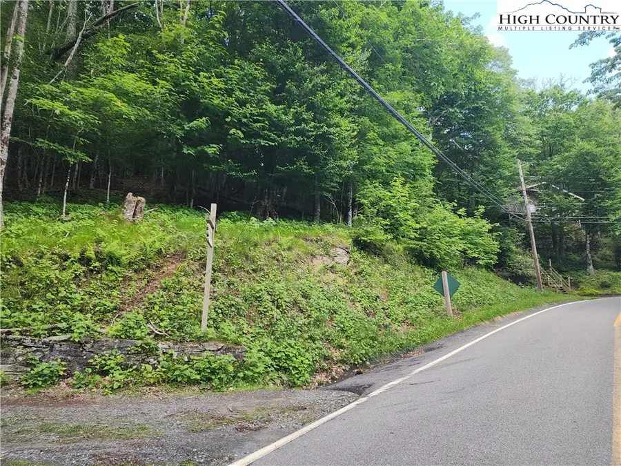 218 Lake Road, Beech Mountain, NC 28604 - Image #2