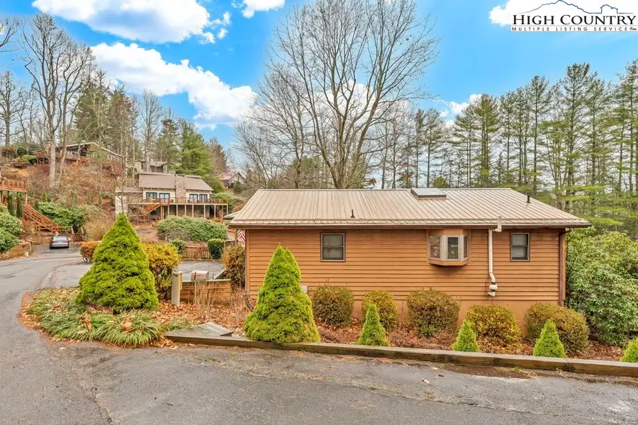 36 Larkspur Road, Newland, NC 28657 - Image #2