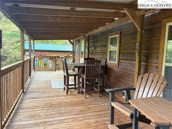 9464 N 16 Nc Highway, Grassy Creek, NC 28631