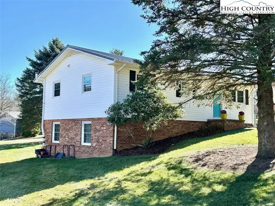 411 Poplar Avenue, West Jefferson, NC 28694 - #3