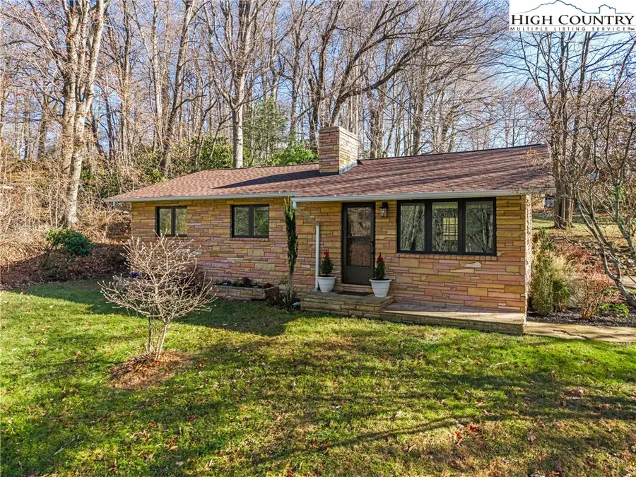 160 W Grandview Heights, Boone, NC 28607 - Image #3