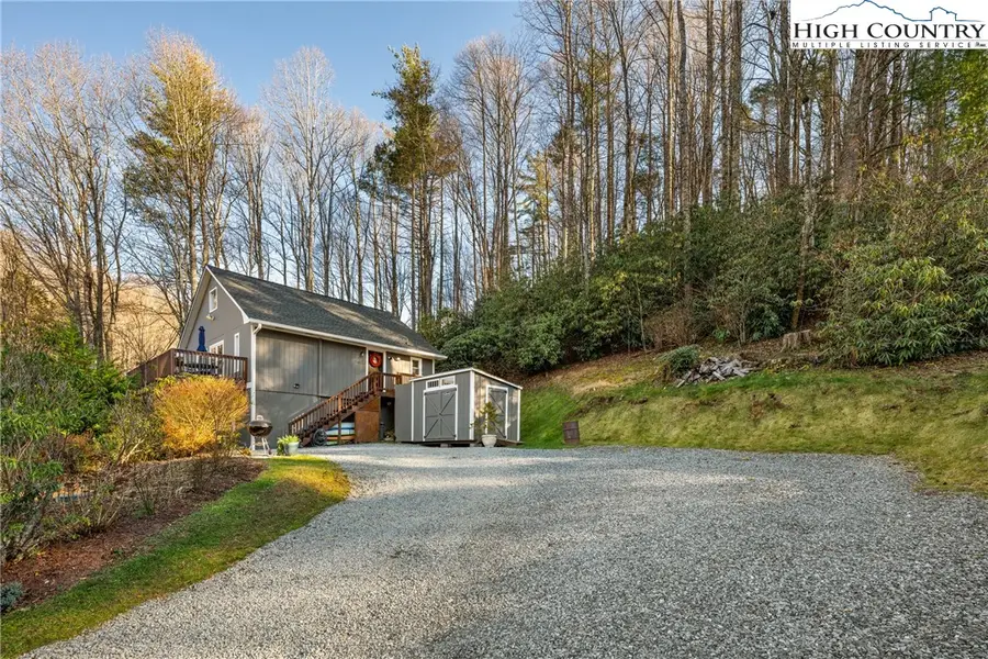 405 Sleepy Hollow Lane, Banner Elk, NC 28604 - Image #2