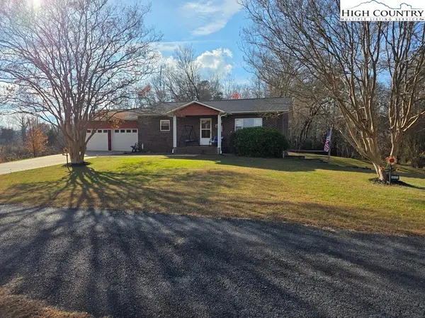 1017 Raymond Drive, Jonesville, NC 28642