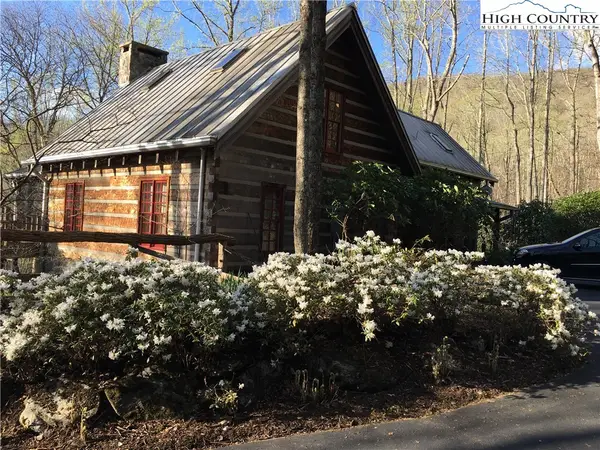 127-129 Rim Rock Gorge, Blowing Rock, NC 28605