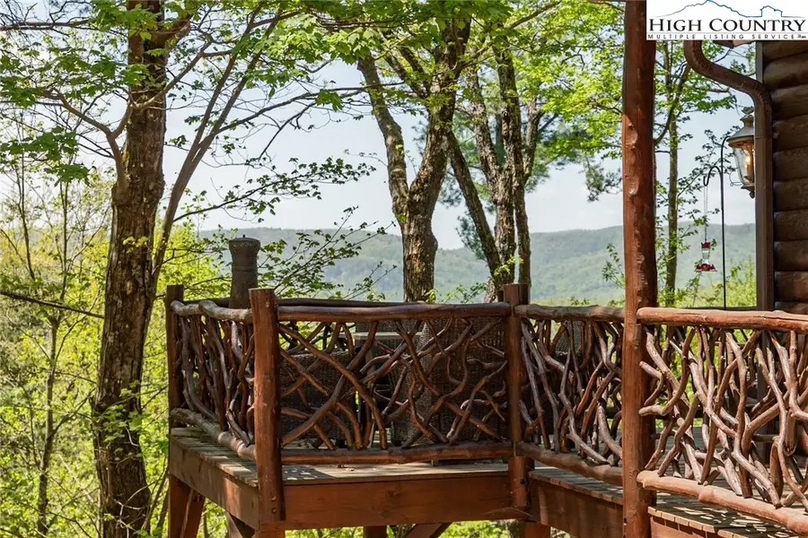 142 Fawn Lane, Purlear, NC 28665 - Image #2