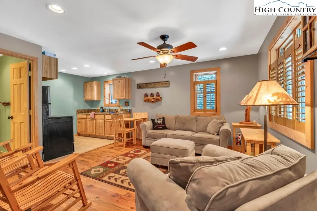 5171 Edgemont Road, Collettsville, NC 28611 - Image #1