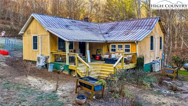 325 Sawyers Road, Warrensville, NC 28693