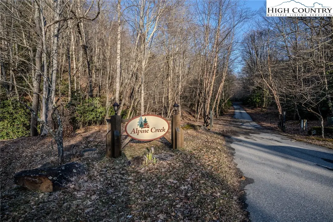 19 Valley View Court, Newland, NC 28657 - Image #1