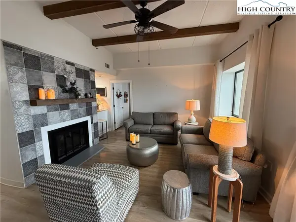 303 Sugar Top Drive #3-3325, Sugar Mountain, NC 28604