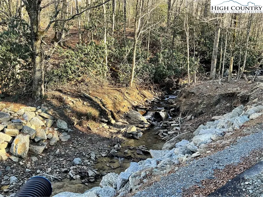 269 Greenbriar Road, Beech Mountain, NC 28604 - Image #2