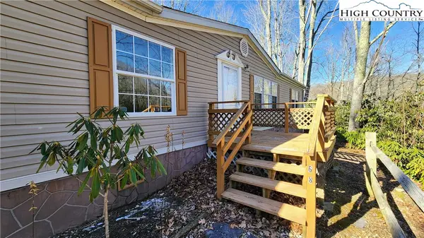 68 Rhoneys View Road, Newland, NC 28657