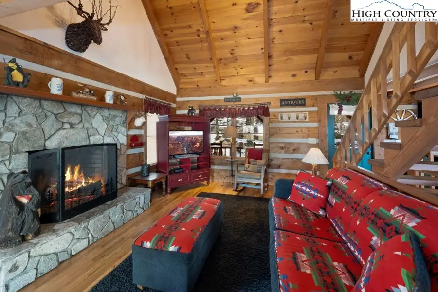 126 Rock Spring Circle, Sugar Mountain, NC 28604 - Image #2