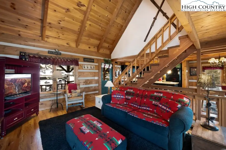 126 Rock Spring Circle, Sugar Mountain, NC 28604 - Image #3