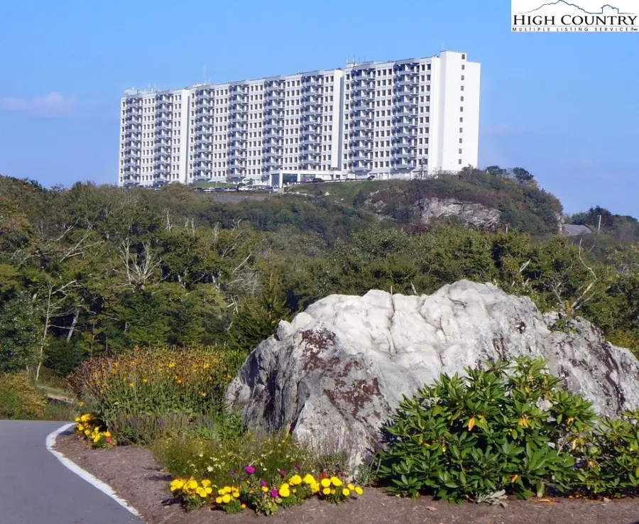 303 Sugar Top Drive #2323, Sugar Mountain, NC 28604 - #2