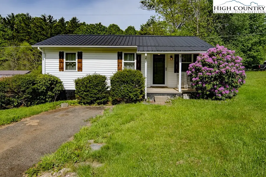 407 Ashe Park Road, Jefferson, NC 28640 - Image #2