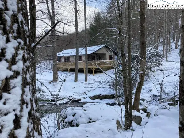 214 Davis Ridge Road, Banner Elk, NC 28604