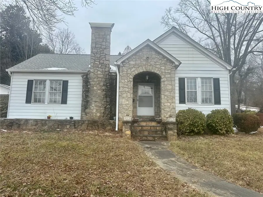 402 W Main Street, Wilkesboro, NC 28697 - #2