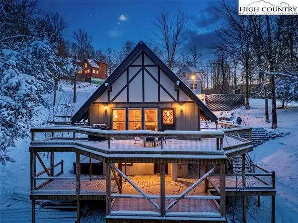 905 Charter Hills Road, Beech Mountain, NC 28604