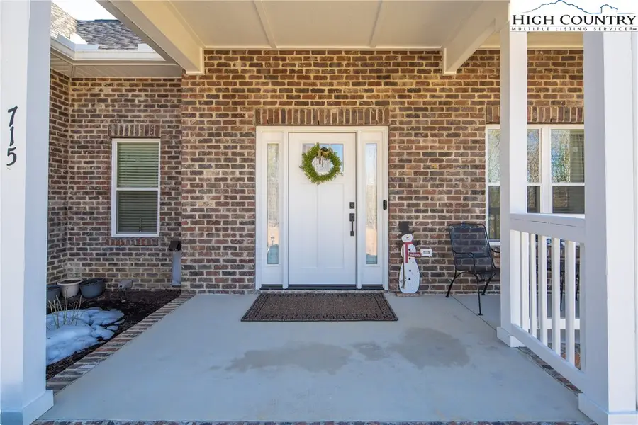 715 SE Chatsworth Circle, Lenoir, NC 28645 - #3