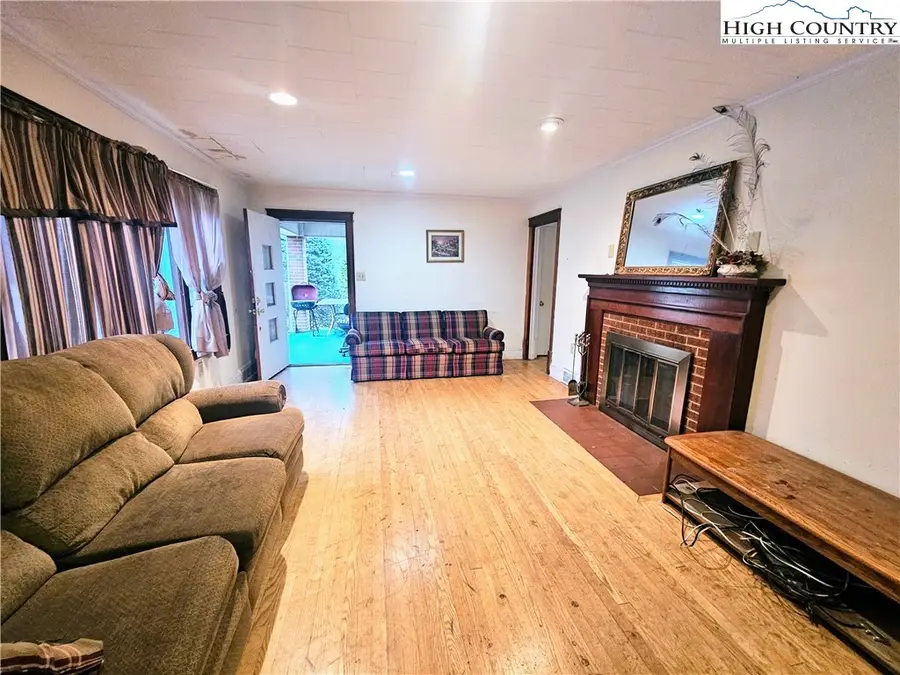 270 Wade E Vannoy Dr, Todd, NC 28684 - #3