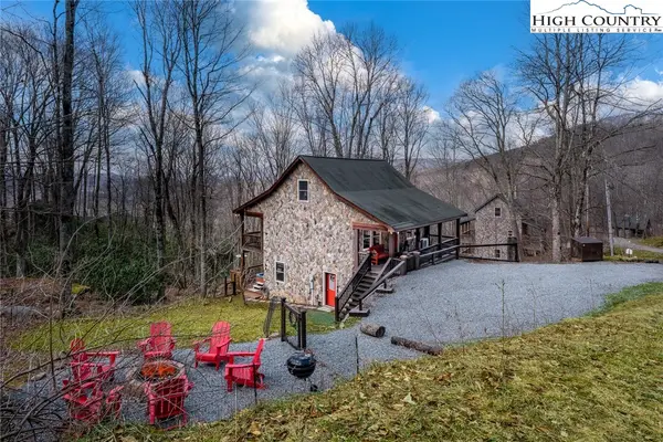 214 Sugar Bear Ridge Lane, Banner Elk, NC 28604