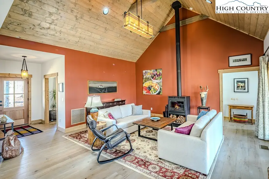 137 Mountain Breeze Knoll, Blowing Rock, NC 28605 - #3