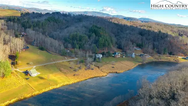 7 Legra Road, Grassy Creek, NC 28631