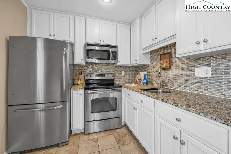 837 Pine Ridge Road, Beech Mountain, NC 28604 - #2