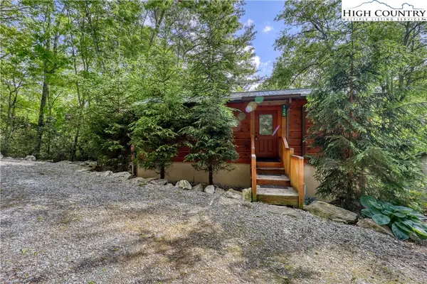 125 Hummingbird Lane, Newland, NC 28657