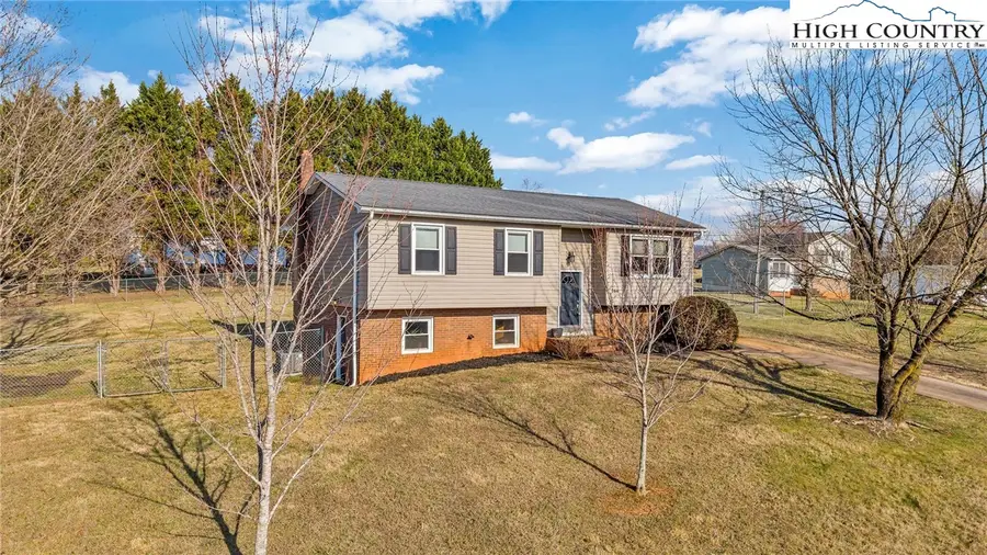 166 Lynnewood Drive, Mount Airy, NC 27030 - #2