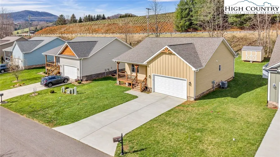 264 W Evergreen Street, West Jefferson, NC 28694 - #2