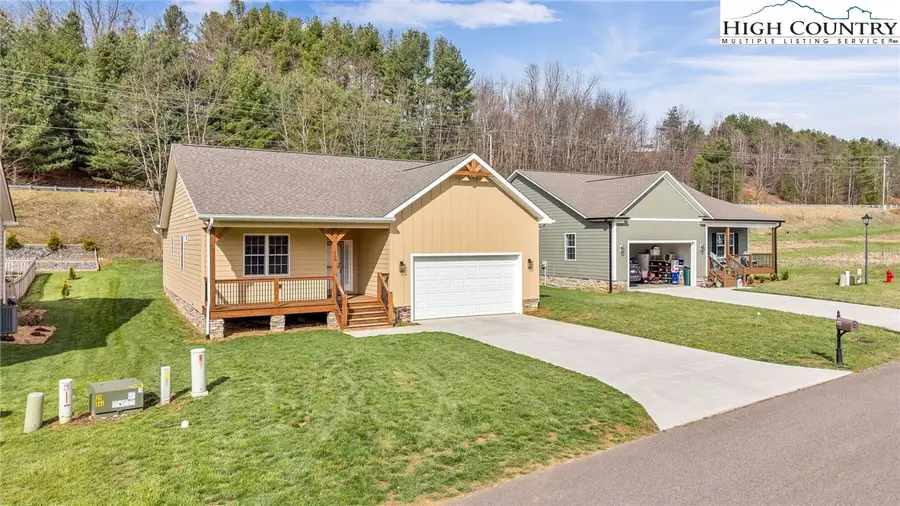 264 W Evergreen Street, West Jefferson, NC 28694 - #3