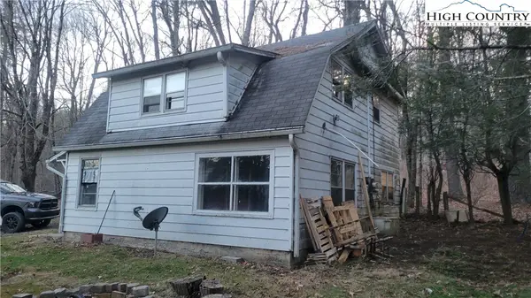 633 Cranberry Street, Newland, NC 28657